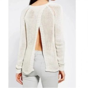⭐️BB DAKOTA by Steve Madden Fly-Away Split Back Long Sleeve Sweater Size Small